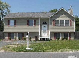 115 Meadowmere Ave, Mastic, NY 11950
