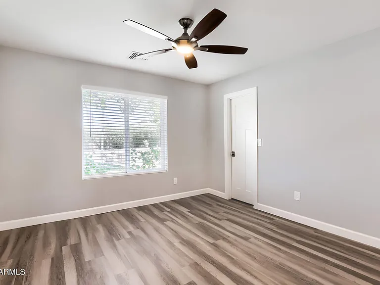 9801 N 74th Pl — Photo 15