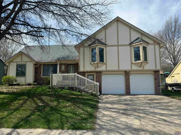 2141 SW Brookfield St, Topeka, KS 66614