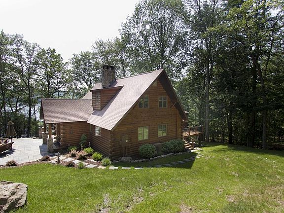 5th image of 526 Evergreen Dr