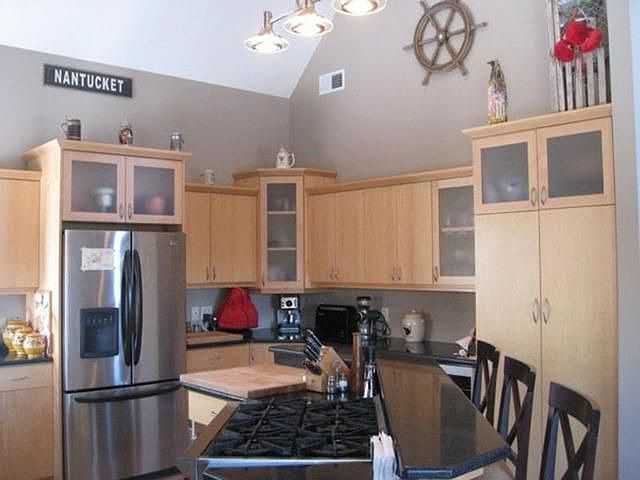 2nd image of 619 River Rd