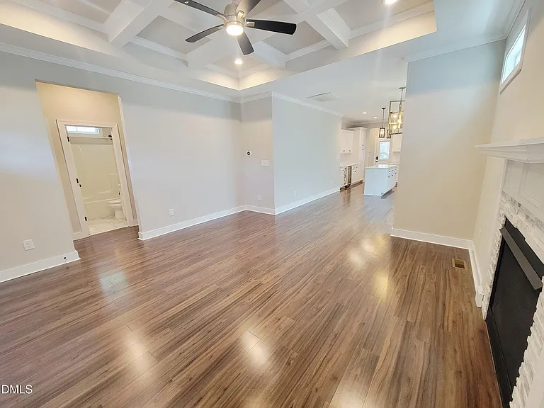 1433 Garner Rd — Photo 4