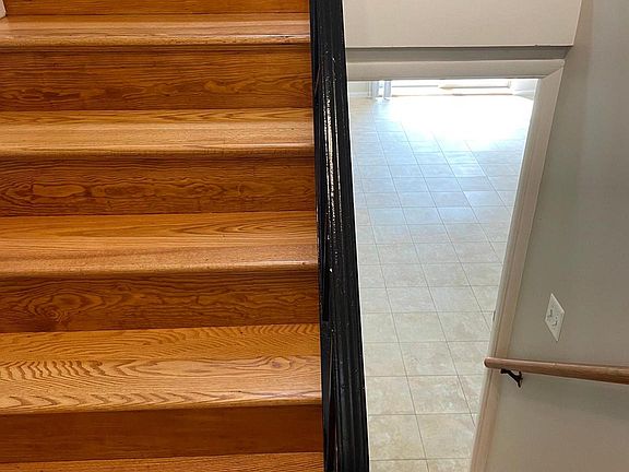 4th image of 216 Maple St #214