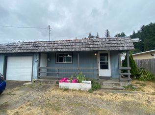 156 Mound St, Gardiner, OR 97441