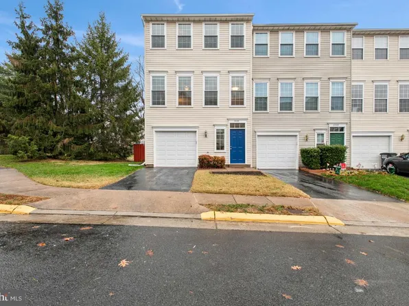 6250 Frosty Winter Ct, Centreville, VA 20120
