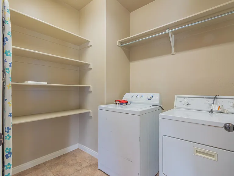 2676 S Wilson Dr — Photo 7