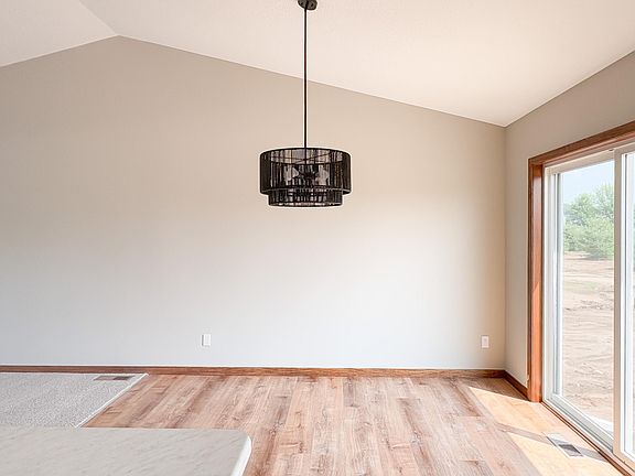 5th image of 4658 9th St NE