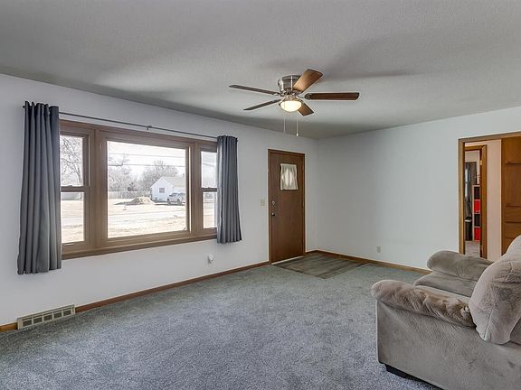 5th image of 3245 N Woodland Ave