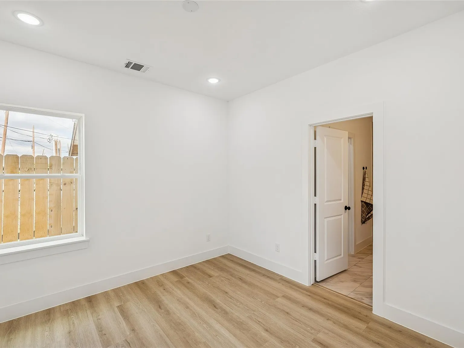 3 bed, 3.5 bath, 1797 sqft, $2,550 — Photo 4