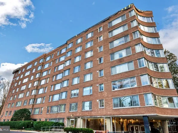 4200 Cathedral Ave NW APT 712A, Washington, DC 20016