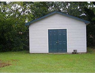 2nd image of 700 Thomas Cir