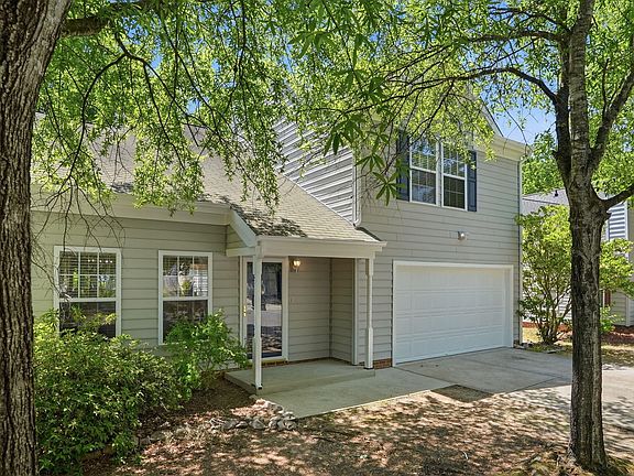 2nd image of 1104 Mallory Ln