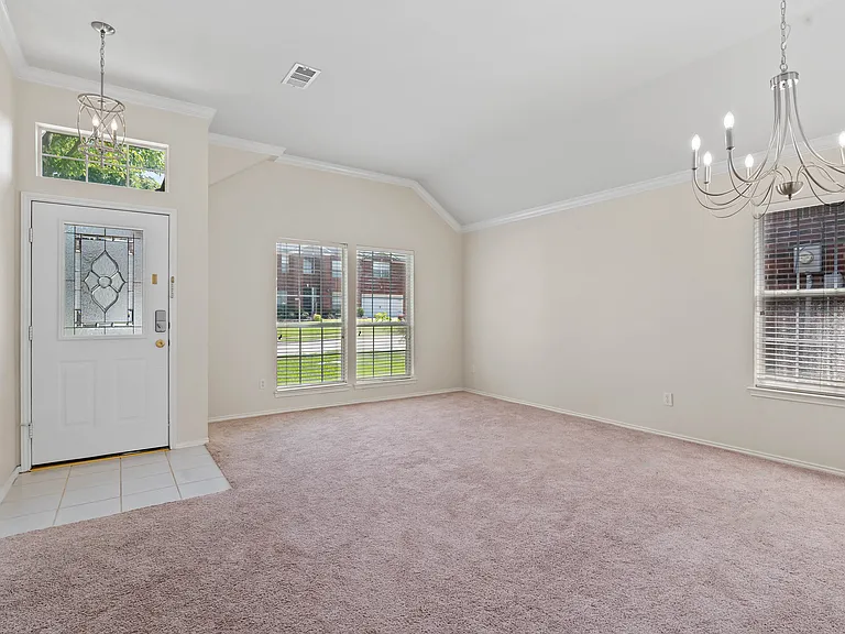 1703 Nightingale Ln — Photo 15