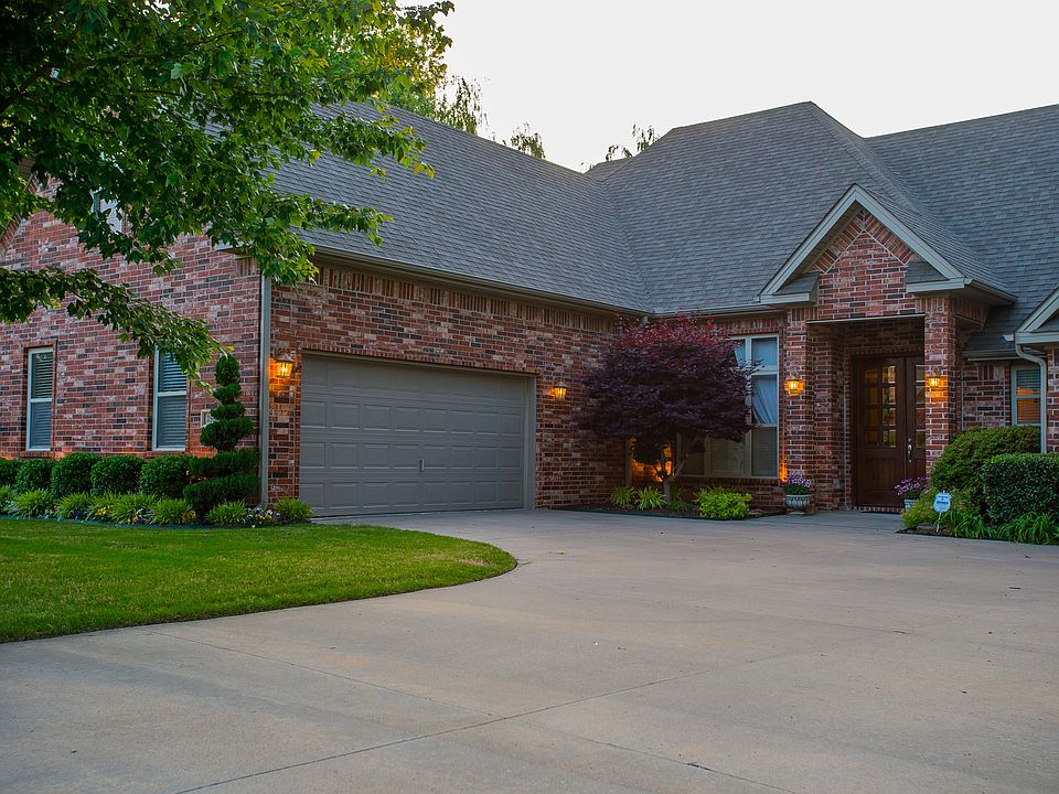 1st image of 3984 W Edgewater Dr