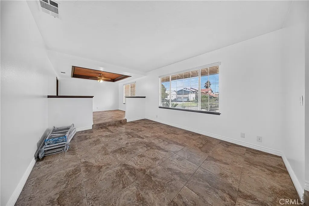 3 bed, 2.5 bath, 2030 sqft, $3,000 — Photo 4