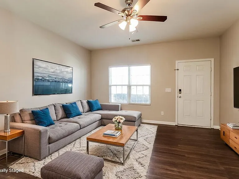 2541 Meadow Crossing Dr — Photo 4