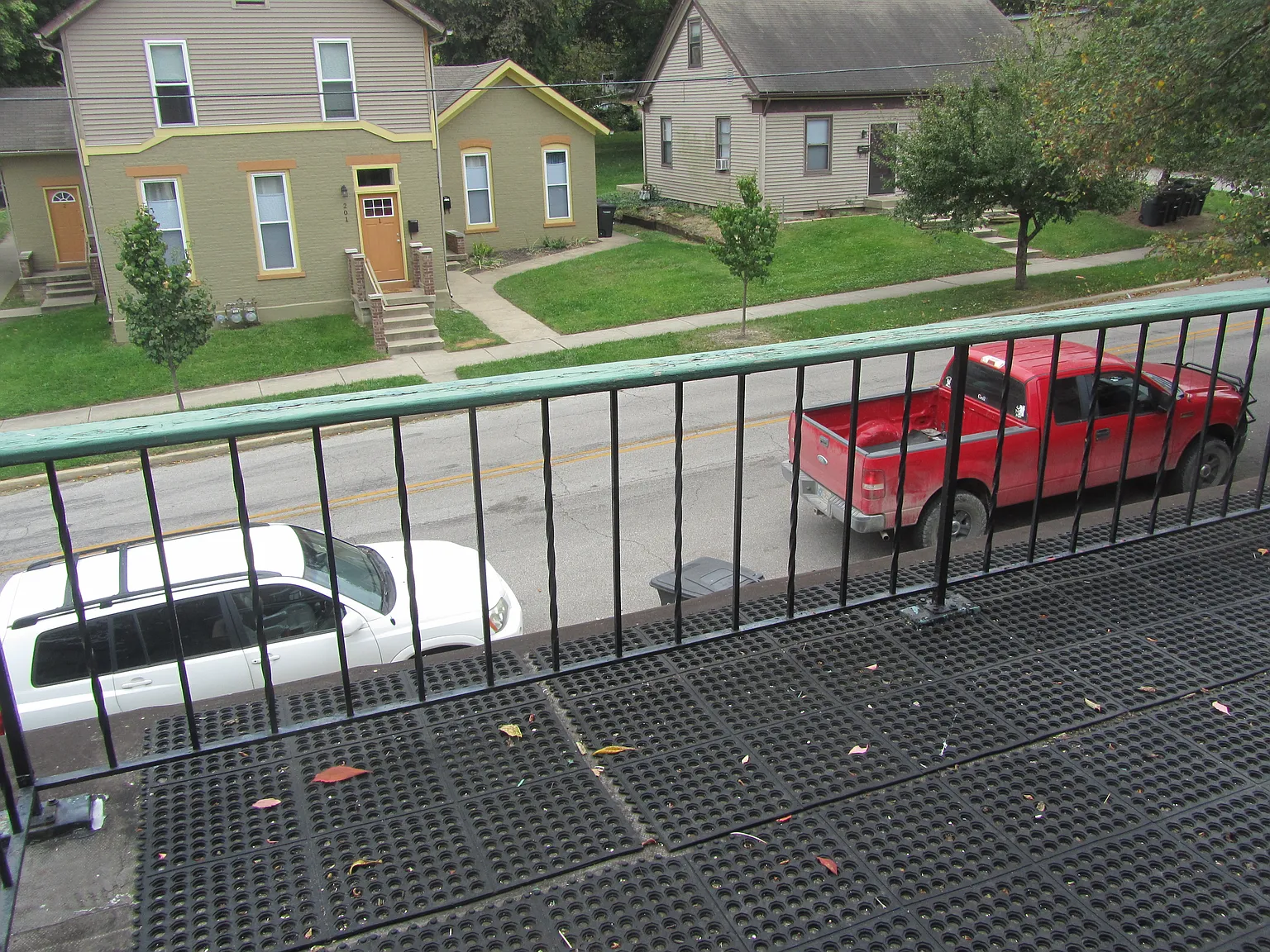 2 bed, 3000 sqft, $1,400 — Photo 3