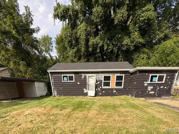 10117 Earl Dr, Saint Louis, MO 63136
