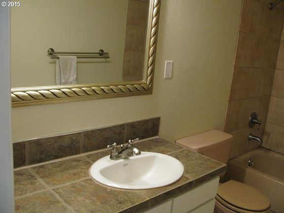 3rd image of 307 NE 85th St Unit G