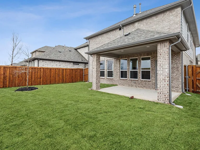 2821 Woodland Ct — Photo 9