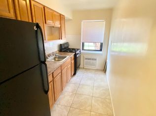 300 N Oraton Pkwy #D3, East Orange, NJ 07017