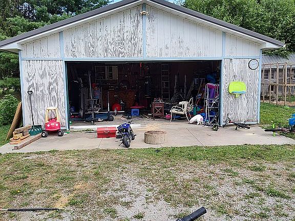 5th image of 20 Klahr St