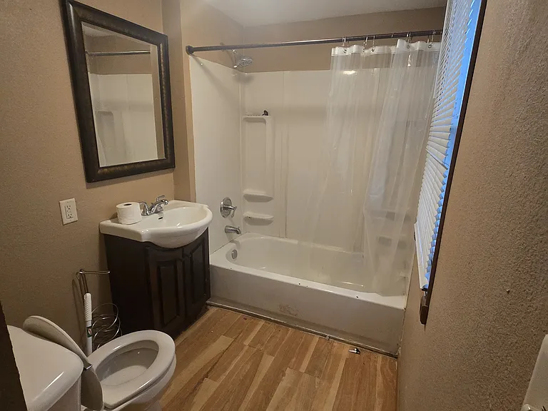 507 S Menlo Ave — Photo 2
