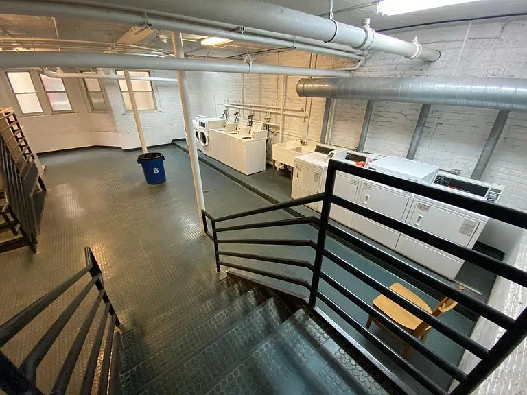 Central Park Apartments — Photo 19