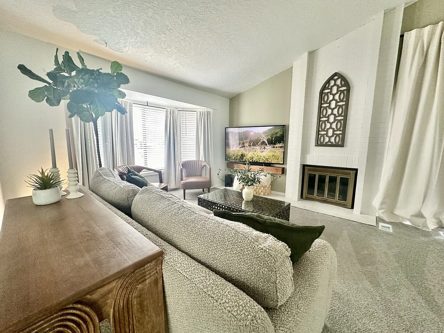 The Skylight Haven - Beautiful Home in Summer Lake — Photo 4