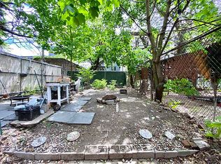126 Melrose St #1F, Brooklyn, NY 11206