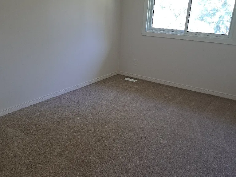 305 Briarhill Ave — Photo 7