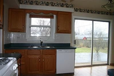 5th image of 2120 Herbert Dr
