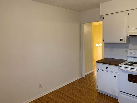 4th image of 1085 S Highland Ct
