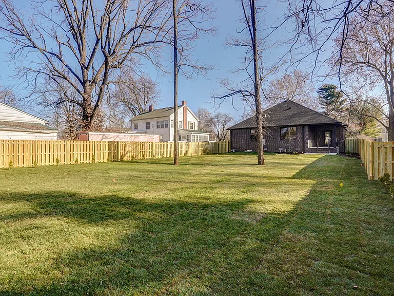 1111 S National Ave — Photo 10