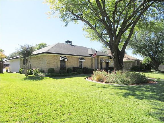 2nd image of 1614 Glencairn Ln