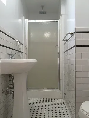 Rented by Alexander Bilu, LREB | media 32