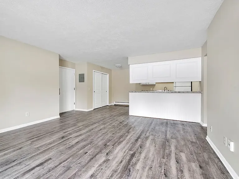 905 Coolidge Rd — Photo 10