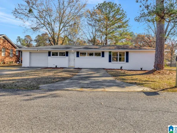 1101 Rutledge Dr, Fairfield, AL 35064