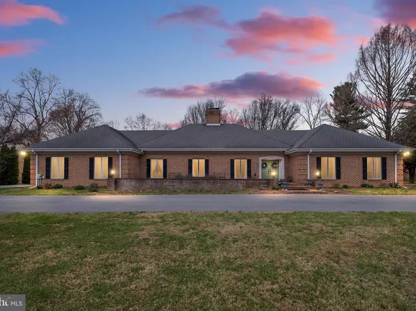 185 Riverside Dr, Elkton, MD 21921