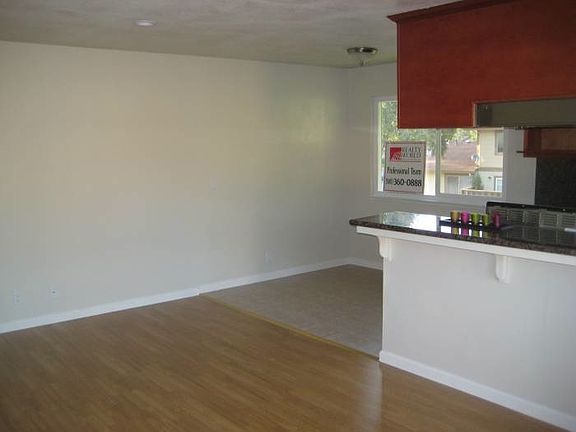 5th image of 2100 Eric Ct