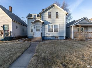566 1st Ave, Clinton, IA 52732