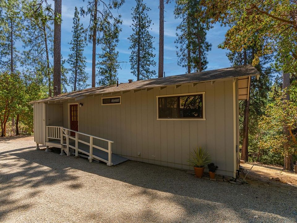 1st image of 25498 Meadow Dr
