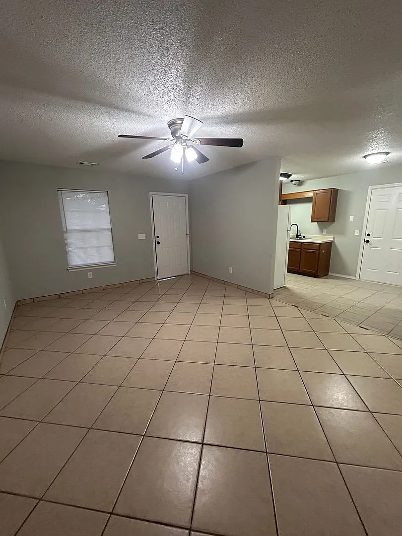 3404 SW Landau Ct Apt 1 & Apt 2 — Photo 3