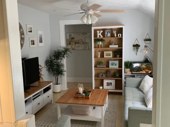 12 Bicentennial Dr, Lexington, MA 02421