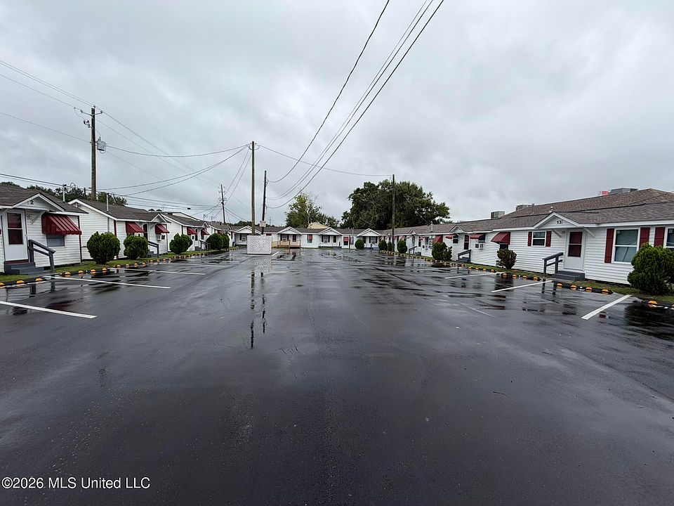 1st image of 2524 28th St