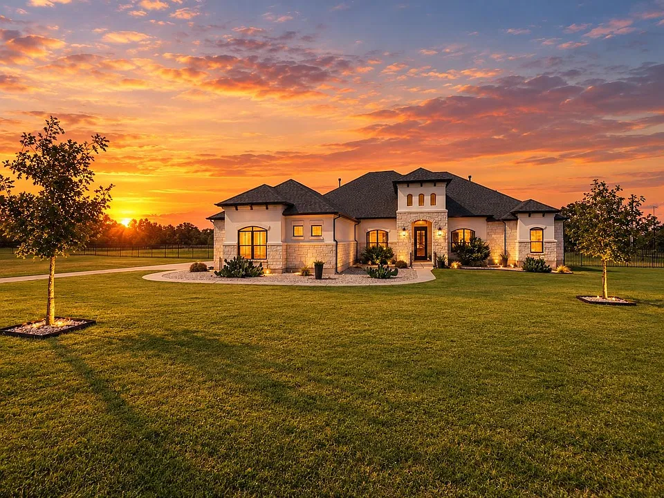 160 Lloyd Ln