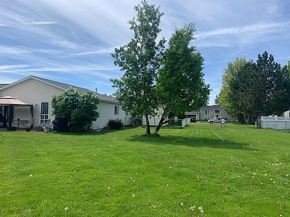 2nd image of 2240 Westfield Ct