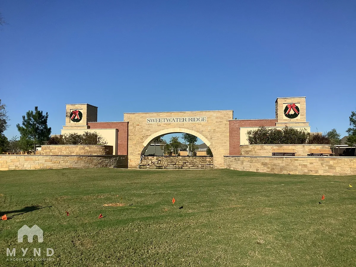 Building Photo - 15430 Maple Terrace Dr