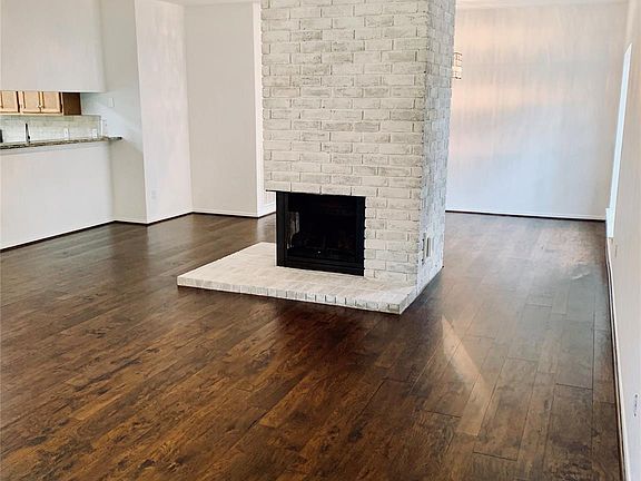 4th image of 75 E Village Knoll Cir