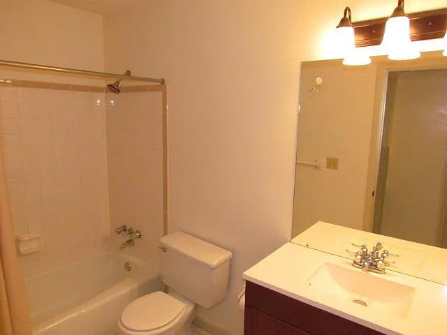 3375 Moundview Ct #B — Photo 18